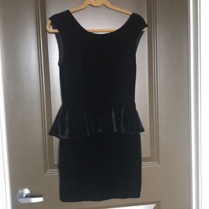 Black velvet GUESS dress